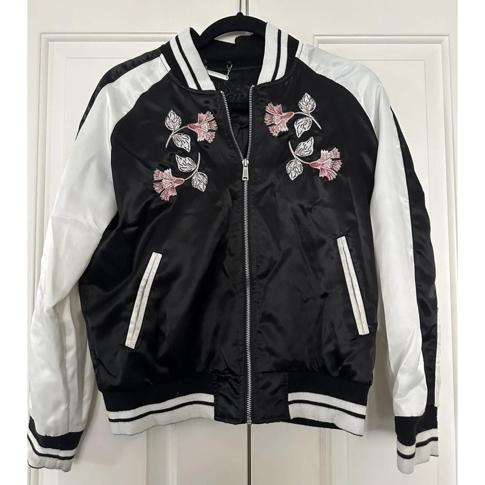 Satin Bomber‎ Varsity Jacket Womens Medium Black Embroidered Floral Blossom Art